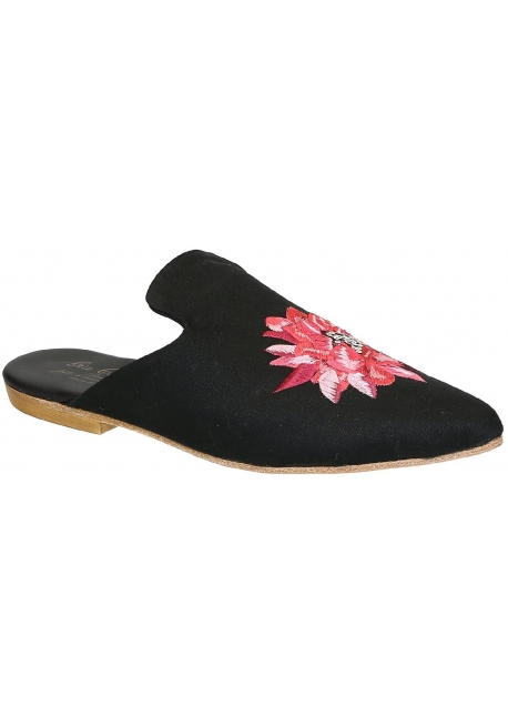 Gia Couture women's close slippers in black fabric